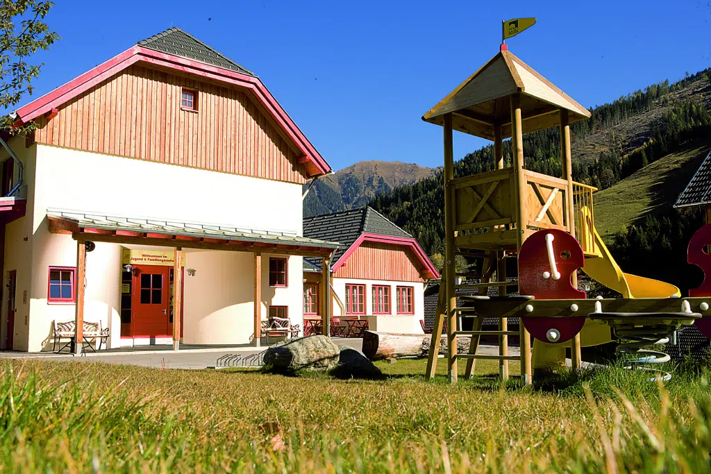 spielplatz jufa hotel donnersbachwald almerlebnis burg
